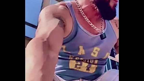 Hombre Heterosexual Decide Ser Marica Sumiso Con Jaula De Castidad En Su Pene En Porno Gay thumbnail