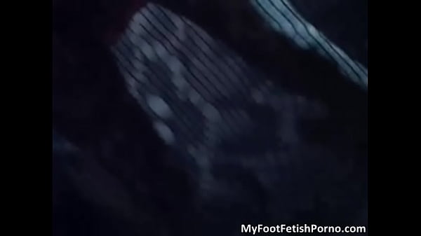 Nonton Nasty Redhead Babe Gives Awesome Footjob thumbnail