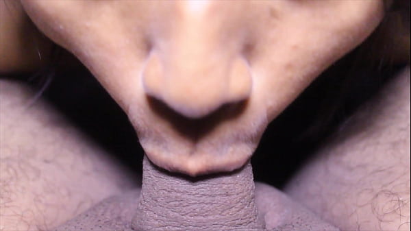 mi hermana putita me chupa la verga y me corro en toda su carita 