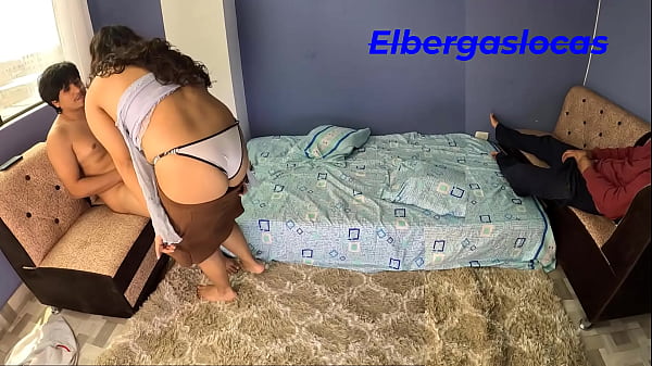 Nonton Ella Siempre Tuvo La Fantas&iacute;a De Follar Frente A Un Desconocido, Pues Cumpli Con Esa Fantasia, Llame A Mi Mejor Amigo Para Que Nos Vea Follar thumbnail