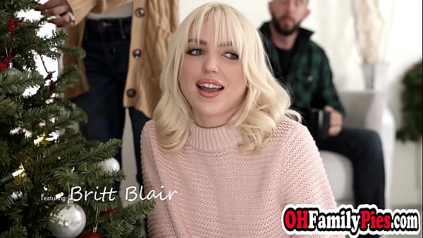 Sexy teen grabbed big dick and gave a blowjob before hardcore fucking 