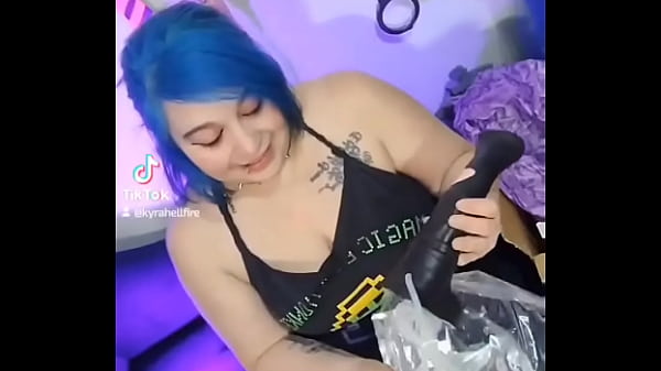 Nonton New Custom Toy From Bad Dragon ! thumbnail