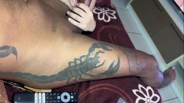 Putinho Veio Apenas Mamar , Mas O Dotado Acabou Metendo O Pauz&atilde;o 22 Cm Na Sua Cucetona. thumbnail