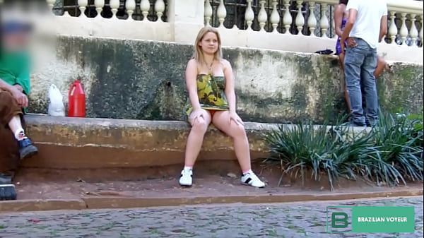 Boquete e buceta em p&uacute;blico 