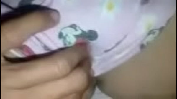 Nonton แหกหีสาวสวยเอาควยยัดรูหีจนแตกใน thumbnail