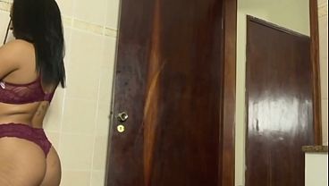 Milf trai seu marido no motel com motorista de app 