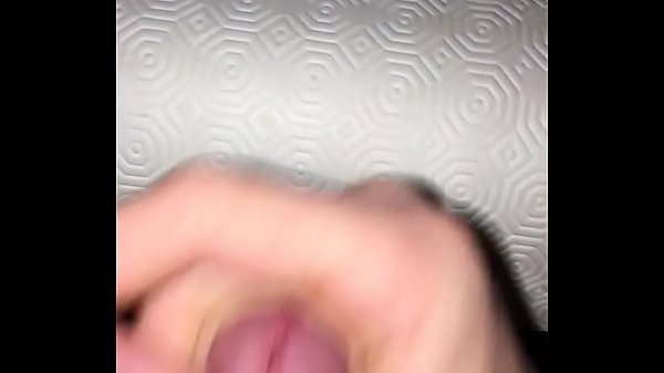 Nonton Une Bonne Petite Ejac Matinale thumbnail