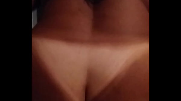 Coroa gostosa senta bonito 