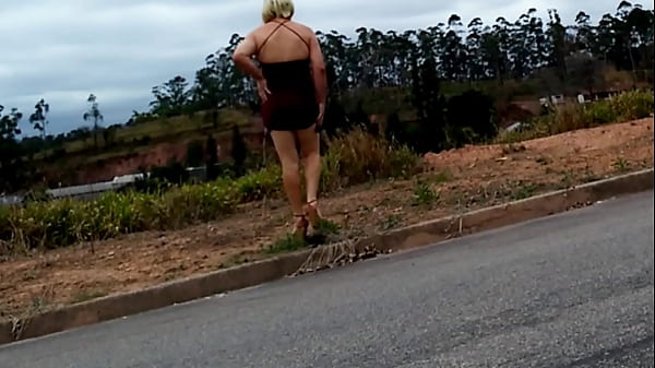 Crossdress Exibicion In Public thumbnail