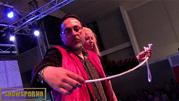 Nonton Porno Magic Trick On Stage thumbnail