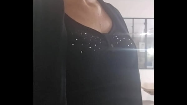 Nonton Coucou Mon Cochon Tu Me Montre Ta Bite thumbnail