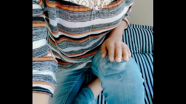 Nonton Showing Off My Sexy Boobs thumbnail