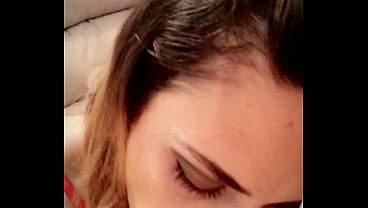 Novinha De Batom Vermelho Fazendo Boquete Redvideo thumbnail