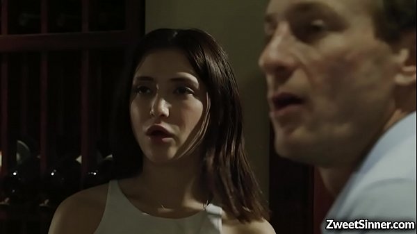 Nonton Hot Stepdauther Jade Wilde Gave Her Virgin Pussy thumbnail