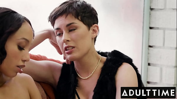 Nonton Cute Straight Girl Succumbs To Her Lesbian Desires thumbnail