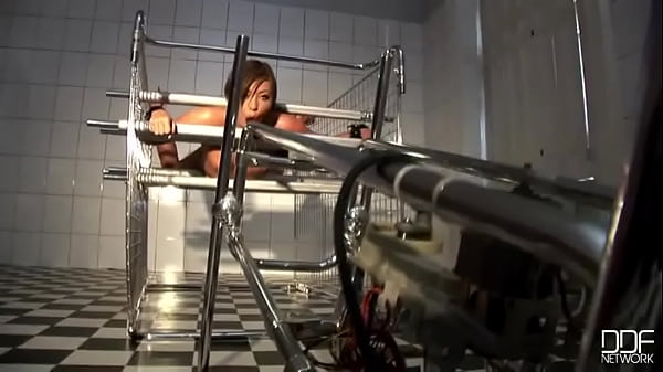 Nonton Natalia Forrest Gets Bound In A Cag thumbnail