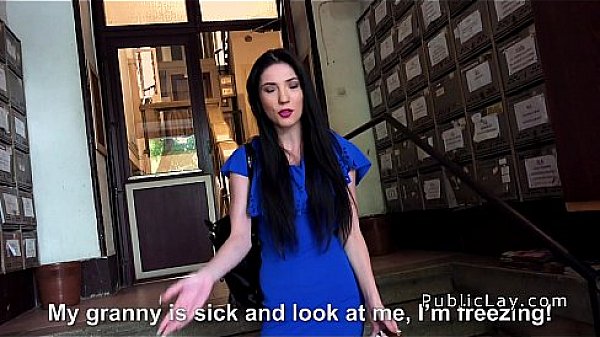 Nonton Dude Fucks Sexy Brunette In Her Flat thumbnail