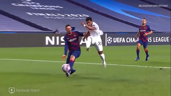 Bayern devora o &acirc;nus do Barcelona sem piedade e depois o Barcelona chora indo pra parar mas o Bayern &eacute; mau e continua o sofrimento 