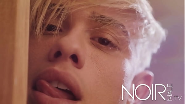 Mi Hermanastro Tiene La Polla M&aacute;s Grande Que Yo, Soy Negro. thumbnail