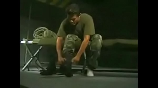 Amigo Militar Jugando Con Su Pie Y Polla thumbnail