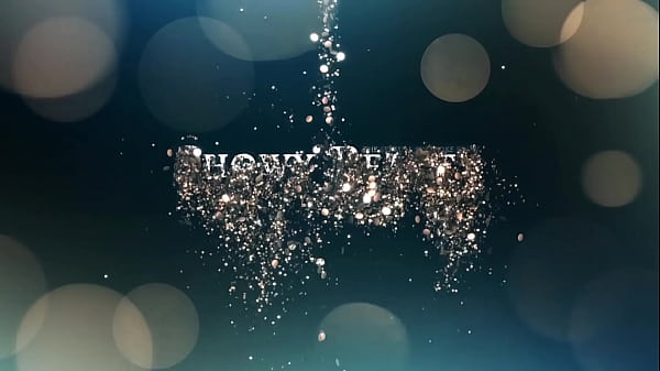 Nonton Sensational Julia Shows Us Her Charms thumbnail