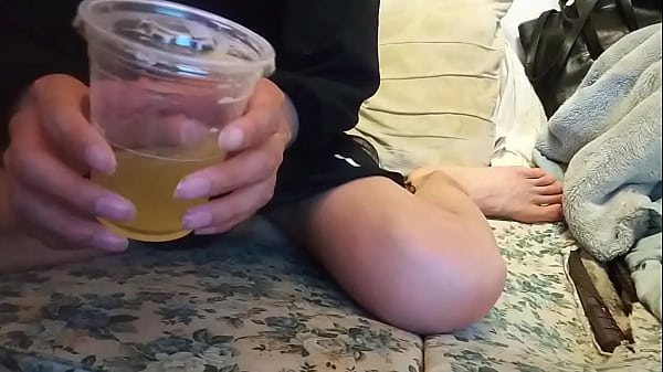 女装コップ放尿ジュース　　【もみじ】 thumbnail