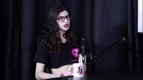 Começ_ou focando no dinheiro, e alé_m de ter suas preferê_ncias, nã_o liga para o que a pessoa tem nas pernas, e quando transa com a ex... - Yumi Trap (Transsexual) (SHEER/RED)