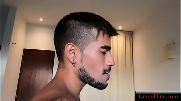 Broke Straight Latino Goes Gay For Cash thumbnail