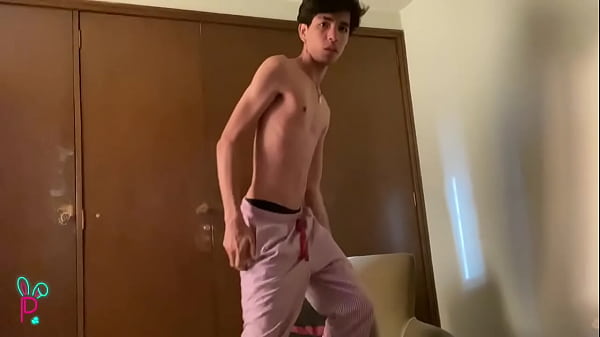 Isak Records Her Ass Like A Bitch And Masturbates, A Huge Cock thumbnail