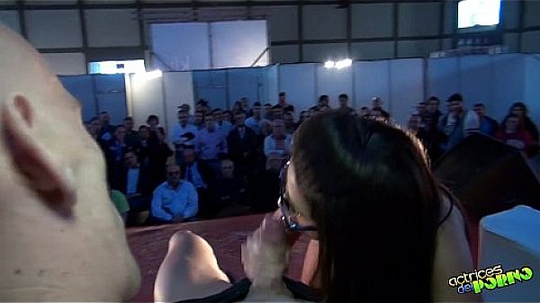 Nonton Julia De Luc&iacute;a Folla En Oporto thumbnail