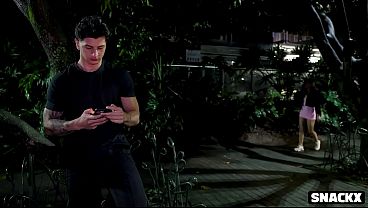 Nonton Heartbroken Girl Picked Up In A Park thumbnail