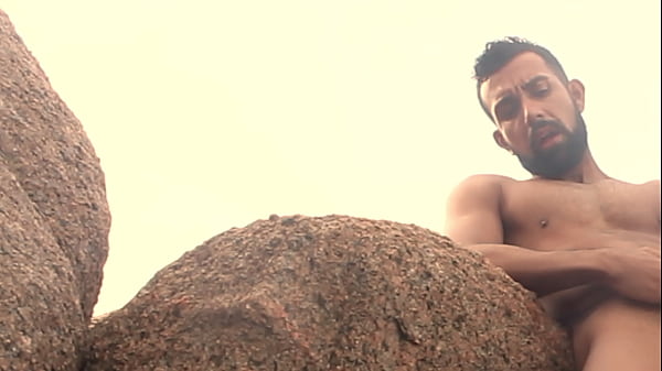 Masturbate on the beach 