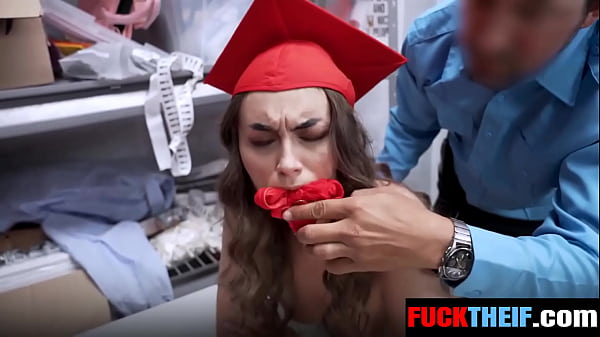 The Security Guard Was Not Particularly Sympathetic to Her Confession - Fuckthief 