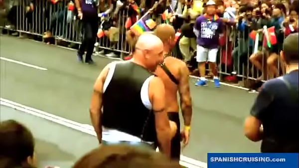 Machos Maduros Follando A Pelo En Australia thumbnail