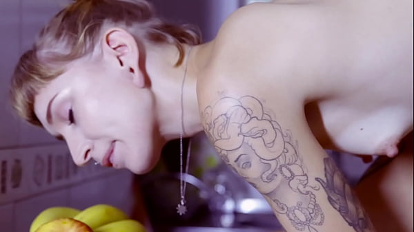 Putaria Entre Garotas Sacanas No Jantar thumbnail