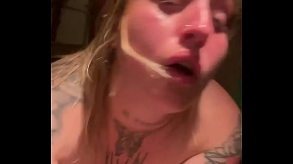 me chupa bien rico la pussy y me da sin parar