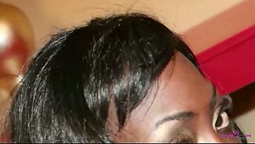 Nonton After Shaving Her Fat Pussy The Horny Ebony Enjoys Intense Drilling With Cumshots And Orgasms thumbnail