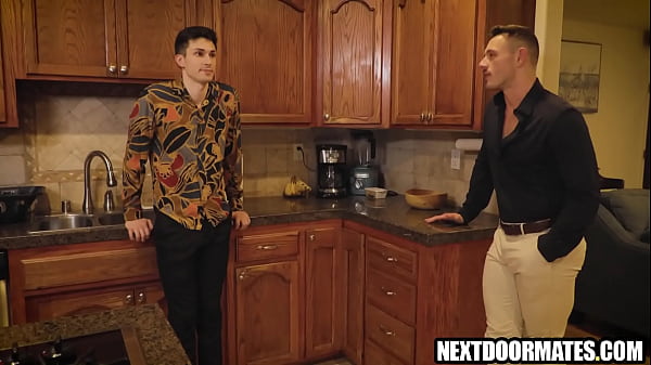 Hot Gay Guys Fucking Bareback On Valentines thumbnail