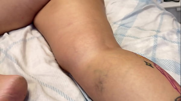 Nonton Amiga Da Minha Mulher Veio Em Casa E Nem Me Avisou Que Ja Tinha Chegado Sai Do Banho Pelado Minha Mulher N&atilde;o Estava Ela Logo Veio Engolindo Minha Piroca thumbnail