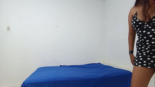 Nonton Morena Recien Iniciada En El Porno Casero Se Masturba El Clitoris Para Obtener Placer Nocturno thumbnail