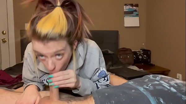 Sloppy Blowjob Ends With Mouthpie thumbnail