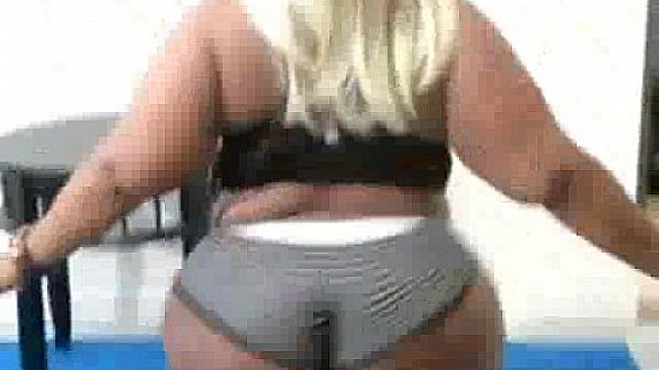 BBW bouncing her black butt 