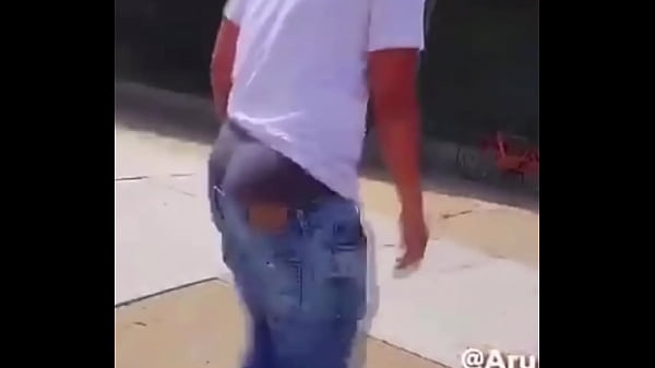 I really wanted to sniff his ass 