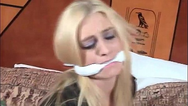 Nonton Help I Am Being Held thumbnail