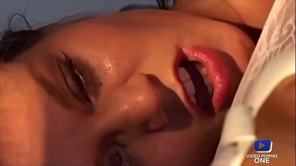 Nonton J'adore Voir Celle Blonde Pulpeuse M'exciter thumbnail