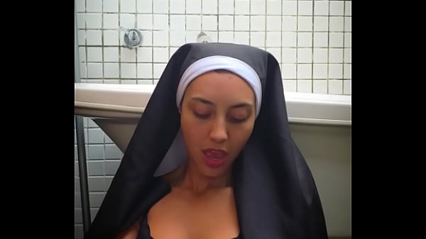 freira da buceta grande apertada goza com vibrador monstro