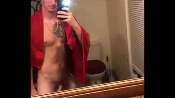 Nonton Xavier Makes It Fly thumbnail