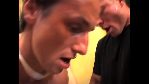 Nonton Marianne Enters The Men's Room And Fuck With Two Strangers thumbnail