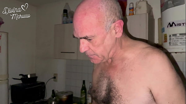 Nonton Pendeja Tetona Seduce Al Viejo, Le Entrega El Culo Y Le Vac&iacute;a La Casa - Ft. Elabuelodelnopor thumbnail