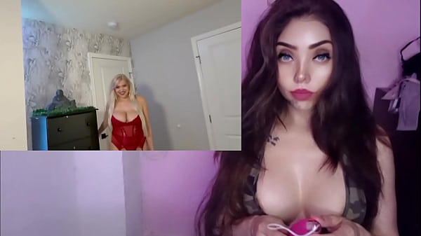 Nonton La Milf Tetona Rubia Seduce A Su Hijastro thumbnail